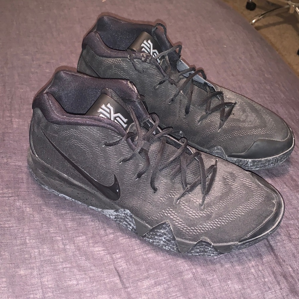 Nike Kyrie 4